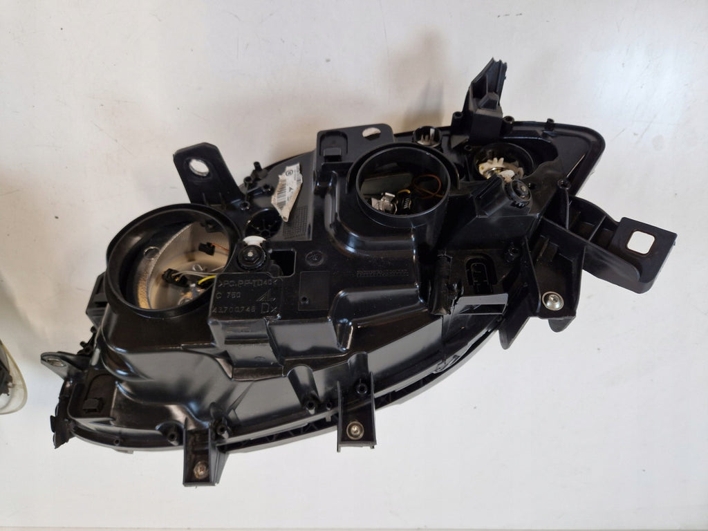 Frontscheinwerfer Fiat Croma 43700748 Ein Satz Scheinwerfer Headlight SCH9207458091ny