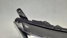 Laden Sie das Bild in den Galerie-Viewer, Frontscheinwerfer Toyota Rav IV LED Rechts Scheinwerfer Headlight