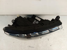 Laden Sie das Bild in den Galerie-Viewer, Frontscheinwerfer Skoda Kamiq 655941016C Rechts Scheinwerfer Headlight SCH6738176117of