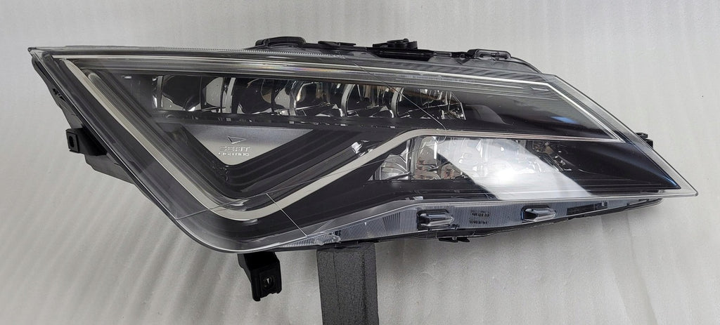 Frontscheinwerfer Seat Leon Rechts Scheinwerfer Headlight SCH8010933619ki