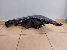 Laden Sie das Bild in den Galerie-Viewer, Frontscheinwerfer Toyota Corolla 450982 L331819 450983 L331832 LED Ein Satz