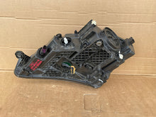 Laden Sie das Bild in den Galerie-Viewer, Frontscheinwerfer Skoda Superb III 3V1941016B Xenon Rechts Headlight