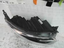 Laden Sie das Bild in den Galerie-Viewer, Frontscheinwerfer Opel Zafira Vivaro 9832836480-00 00218274-01 Xenon Rechts