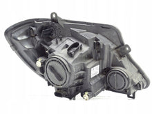 Laden Sie das Bild in den Galerie-Viewer, Frontscheinwerfer Mercedes-Benz Sprinter 906 9068202361 Links Headlight SCH1557121347ki