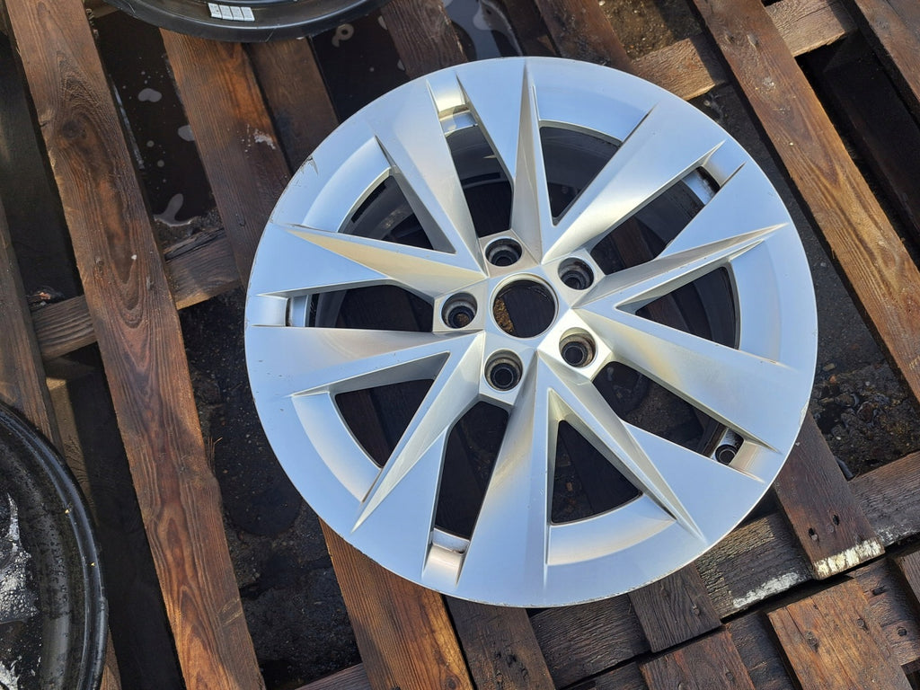 1x Alufelge 17 Zoll 7.0" 5x112 46ET Glanz Silber 5E3601025E Mg Octavia 5e3 I FEL8395581610wq