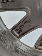 Laden Sie das Bild in den Galerie-Viewer, 1x Alufelge 16 Zoll 6.5" 5x112 49ET Glanz Silber A2464010500 Mercedes-Benz FEL7871173578mf