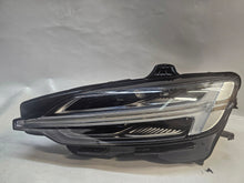 Laden Sie das Bild in den Galerie-Viewer, Frontscheinwerfer Volvo V60 S60 III 32420496 LED Links Scheinwerfer Headlight SCH7898958083zc