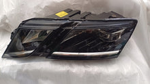 Load image into Gallery viewer, Frontscheinwerfer Skoda Octavia III 5E1941015D Full LED Links Headlight SCH2348618117rp
