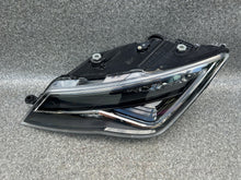Laden Sie das Bild in den Galerie-Viewer, Frontscheinwerfer Seat Leon 5F1941007G Links Scheinwerfer Headlight SCH1641918126sh
