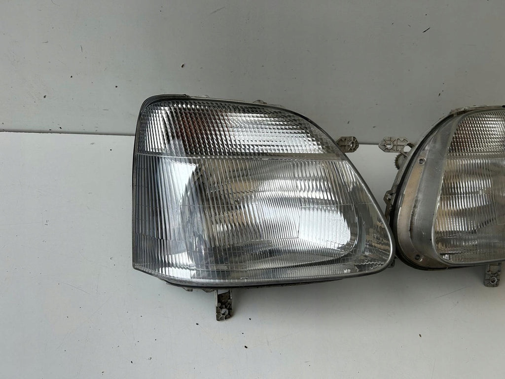 Frontscheinwerfer Opel Agila 35300-83E00 35100-83E00 LED Ein Satz Headlight SCH5265839976sa