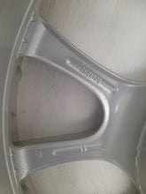 Laden Sie das Bild in den Galerie-Viewer, 1x Alufelge 18 Zoll 8.0" 5x120 35ET Glanz Silber RT8018 Rim Wheel FEL9270927984sc