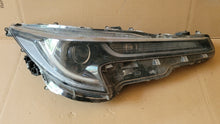 Load image into Gallery viewer, Frontscheinwerfer Toyota Corolla 81110-02S70 Rechts Scheinwerfer Headlight SCH8501815088py