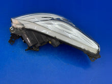 Laden Sie das Bild in den Galerie-Viewer, Frontscheinwerfer Ford Kuga 90021743 Xenon Rechts Scheinwerfer Headlight SCH3342298100cz