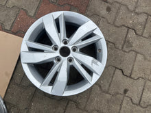Load image into Gallery viewer, 1x Alufelge 15 Zoll 5.5" 5x100 Glanz 2G0601025N VW Polo Rim Wheel FEL8353480230py