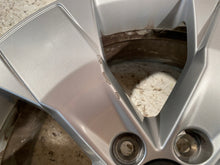 Laden Sie das Bild in den Galerie-Viewer, 1x Alufelge 18 Zoll 7.5&quot; 5x108 31471553 Volvo Xc40 Rim Wheel