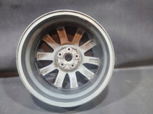 Laden Sie das Bild in den Galerie-Viewer, 1x Alufelge 18 Zoll 7.0" 5x114.3 45ET Glanz Silber 9965B57080 Mazda 3 Rim Wheel FEL7419046674bi