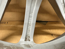 Laden Sie das Bild in den Galerie-Viewer, 1x Alufelge 19 Zoll 10.5" 5x130 971601025G Porsche Panamera 971 Rim Wheel FEL5716416250ul