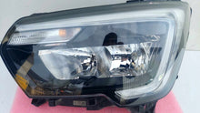 Load image into Gallery viewer, Frontscheinwerfer Renault Master 260607867R Links Scheinwerfer Headlight