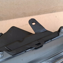 Laden Sie das Bild in den Galerie-Viewer, Frontscheinwerfer Toyota Hilux 1EJ923368 LED Rechts Scheinwerfer Headlight