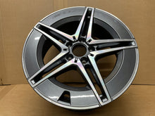 Laden Sie das Bild in den Galerie-Viewer, 1x Alufelge 18 Zoll 7.5&quot; 5x112 40ET A2064011700 Mercedes-Benz W206 Rim Wheel