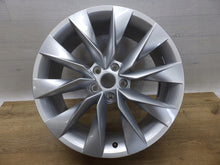 Laden Sie das Bild in den Galerie-Viewer, 1x Alufelge 19 Zoll 8.0&quot; 5x112 45ET 5LA601025 Skoda Kodiaq Rim Wheel