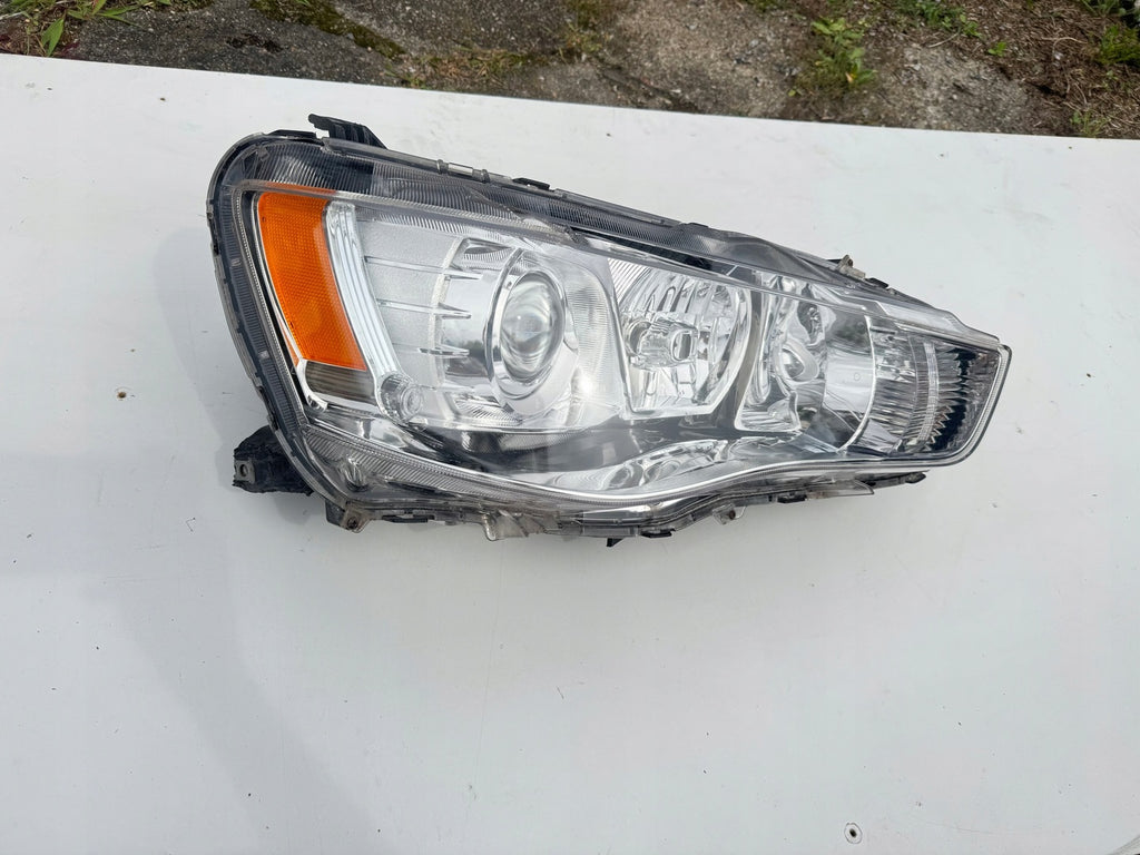 Frontscheinwerfer Mitsubishi Lancer I 8301C412 Xenon Rechts Headlight