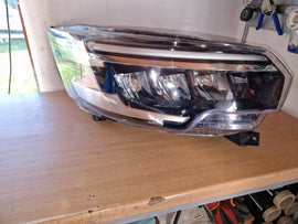 Frontscheinwerfer Nissan Primastar II 260105974R LED Rechts Headlight