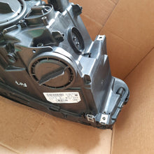 Laden Sie das Bild in den Galerie-Viewer, Frontscheinwerfer BMW 5 F07 7199604-11 Xenon Rechts Scheinwerfer Headlight SCH2633712324yx