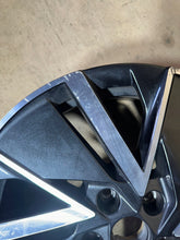 Load image into Gallery viewer, 1x Alufelge 18 Zoll 7.5&quot; 5x112 48ET Glanz 5E3601025AD Skoda Octavia 5e3