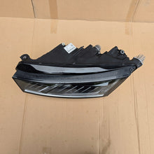 Laden Sie das Bild in den Galerie-Viewer, Frontscheinwerfer Skoda Octavia I 5E4941015A LED Links Scheinwerfer Headlight SCH8020584773sv