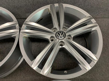 Laden Sie das Bild in den Galerie-Viewer, 4x Alufelge 18 Zoll 7.0" 5x112 43ET Glanz Silber 5NA601025M VW Tiguan Rim Wheel FEL1377456770om