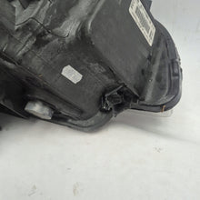 Laden Sie das Bild in den Galerie-Viewer, Frontscheinwerfer BMW 1 E88 E82 E87 7170291 Links Scheinwerfer Headlight SCH9001157339wu