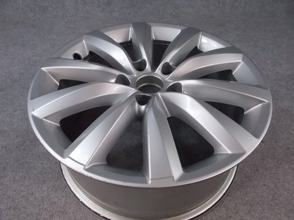 1x Alufelge 17 Zoll 7.0" 5x112 43ET Glanz Silber 5N0601025AR VW Tiguan Rim Wheel