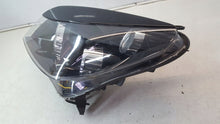 Laden Sie das Bild in den Galerie-Viewer, Frontscheinwerfer Opel Astra H 93178647LH Links Scheinwerfer Headlight