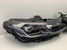 Laden Sie das Bild in den Galerie-Viewer, Frontscheinwerfer BMW 2 U06 5A42247 5A42248 Ein Stück (Rechts oder Links)