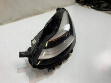 Laden Sie das Bild in den Galerie-Viewer, Frontscheinwerfer Tesla Model Y NKO2493 Links Scheinwerfer Headlight