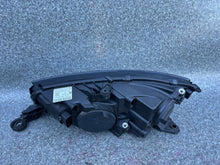 Laden Sie das Bild in den Galerie-Viewer, Frontscheinwerfer Skoda Fabia III 6V1941016D Rechts Scheinwerfer Headlight SCH6711757665al