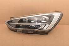Laden Sie das Bild in den Galerie-Viewer, Frontscheinwerfer Ford Focus JX7B-13E015-AE Links Scheinwerfer Headlight SCH3451909238ja