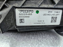 Load image into Gallery viewer, Frontscheinwerfer Volvo V40 32228483 Links Scheinwerfer Headlight SCH4546304419fg