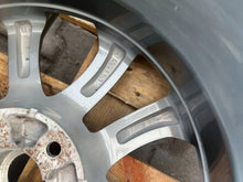 Load image into Gallery viewer, 1x Alufelge 17 Zoll 1KR7A Nissan Juke F15 Rim Wheel FEL1296855308bd