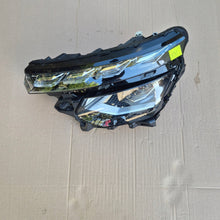 Laden Sie das Bild in den Galerie-Viewer, Frontscheinwerfer Skoda Kamiq 655941015C Links Scheinwerfer Headlight SCH9083931463ir