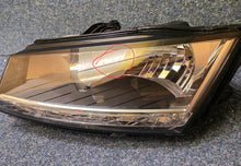 Laden Sie das Bild in den Galerie-Viewer, Frontscheinwerfer Skoda Fabia III 6V1941015D Links Scheinwerfer Headlight SCH1563775669dc