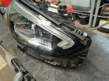 Laden Sie das Bild in den Galerie-Viewer, Frontscheinwerfer Mercedes-Benz W206 A2069064803 LED Rechts Headlight SCH5262183433ob