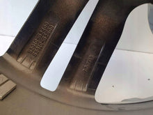 Load image into Gallery viewer, 1x Alufelge 18 Zoll 52910B2400 Kia Soul Rim Wheel FEL2742958358zr