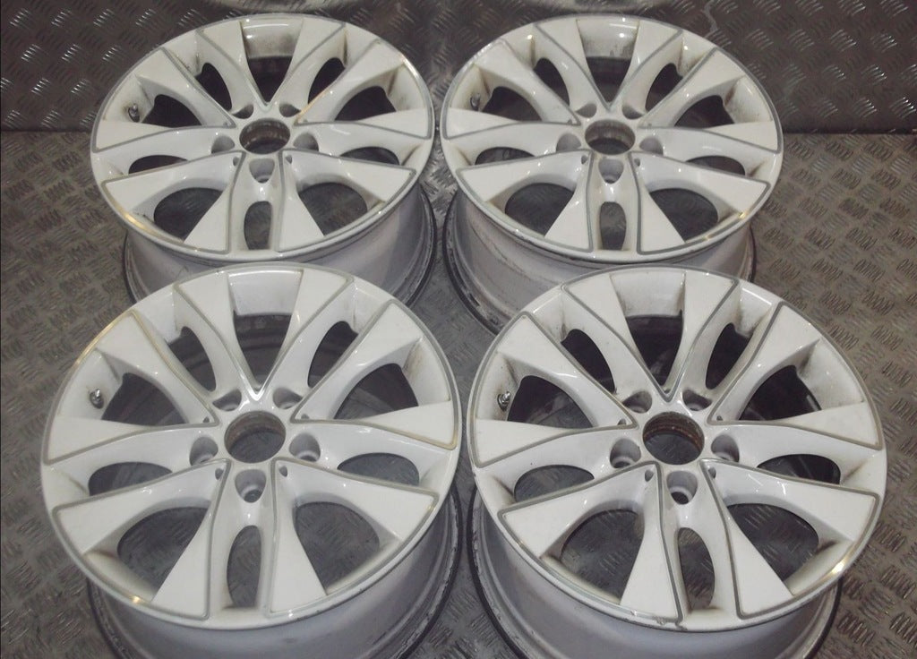 4x Alufelge 17 Zoll 7.5" 5x120 43ET Glanz Weiß 6850152 BMW 2 F22 1 F21 F23 F20 FEL8301251770km