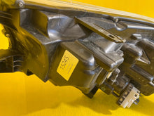 Load image into Gallery viewer, Frontscheinwerfer Toyota Hilux OK-56 LED Rechts Scheinwerfer Headlight SCH2184176832km