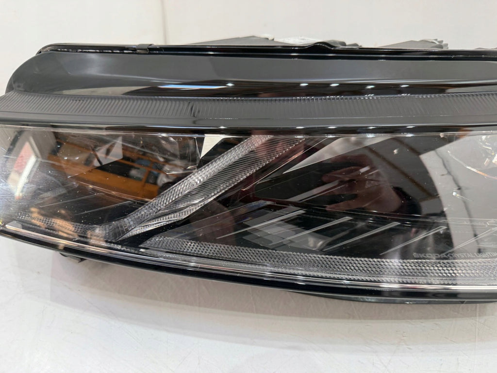 Frontscheinwerfer Skoda Octavia IV 5E4941015B Full LED Links Headlight SCH5230371153cw