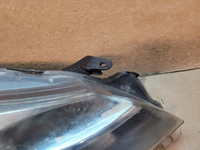 Load image into Gallery viewer, Frontscheinwerfer Toyota Yaris Rechts Scheinwerfer Headlight
