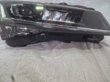 Laden Sie das Bild in den Galerie-Viewer, Frontscheinwerfer Skoda Superb III 3V1941016D Full LED Rechts Headlight