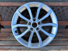 Laden Sie das Bild in den Galerie-Viewer, 1x Alufelge 18 Zoll 7.5" 5x112 39ET 8W0601025ED Audi A4 Rim Wheel FEL3021801714oo